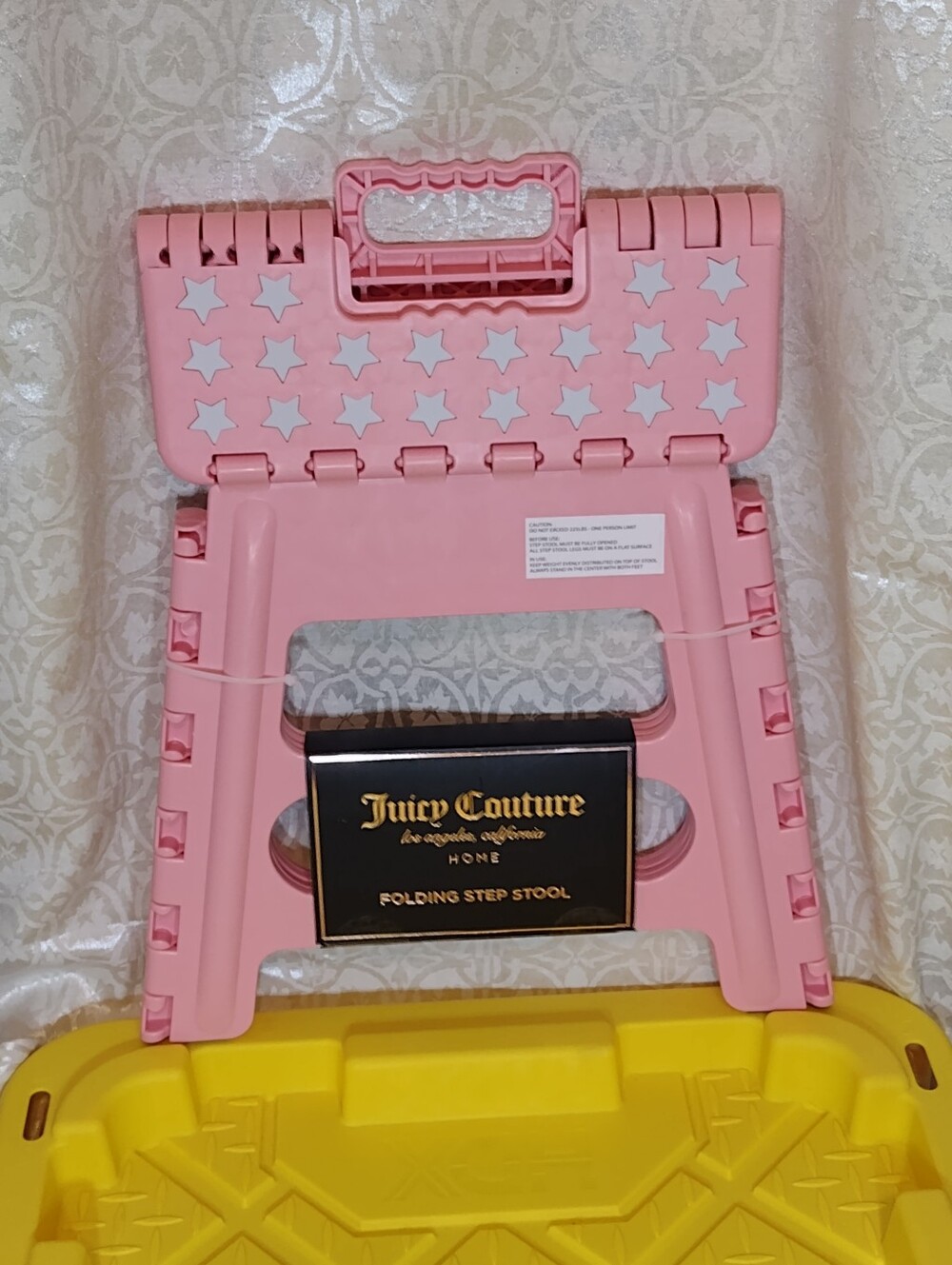 JUICY COUTURE FOLDING STEP STOOL  JUICY COUTURE PINK MEDIUM STEP STOOL  NEW